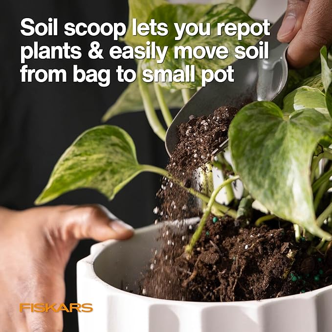 Fiskars 5-Piece Cultivating Tool Set, Nesting Trowel, Soil Scoop, Cultivator, Tongs & Brush for Indoor Gardening, Stainless Steel with Powder Coat Finish, Space Saving Design, Black