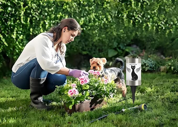 Solar Cat Memorial Garden Light, Outdoor Pet Remembrance Keepsake with Angel Silhouette, Automatic Dusk to Dawn LED Yard Stake